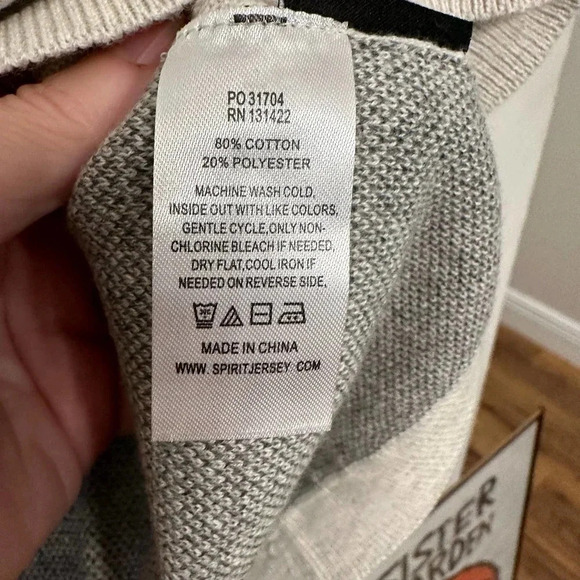 Spirit Jersey NWT’s Saints and Sinners sweatshirt. Unisex size medium - Picture 8 of 9